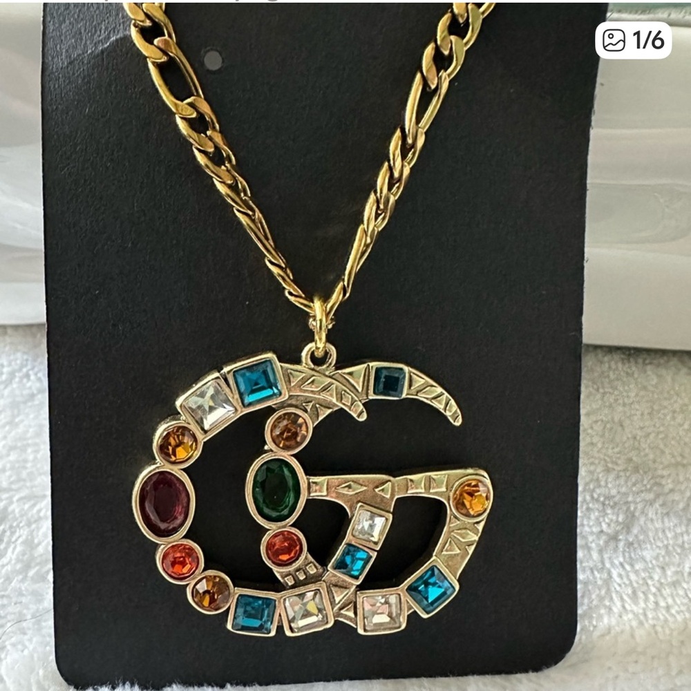 EUC AUTHENTIC GUCCI PENDANT